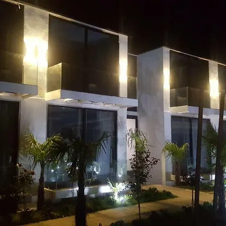 Summer Land 호텔 *